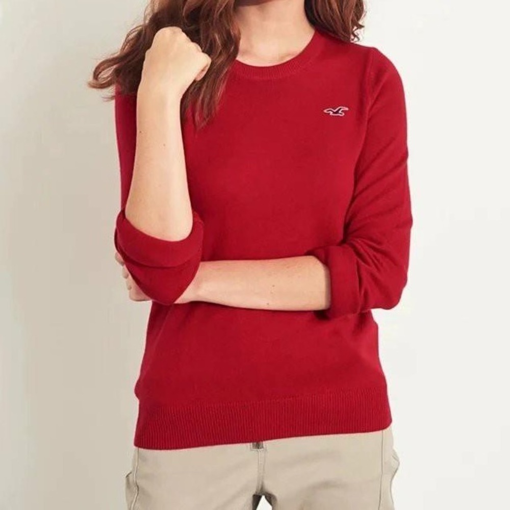 Hollister Women's Red Crew Neck Sweater